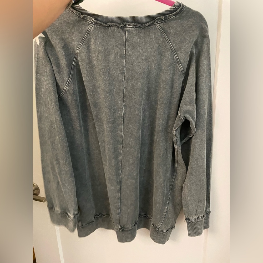 Grey Star pull over - Picture 2 of 2